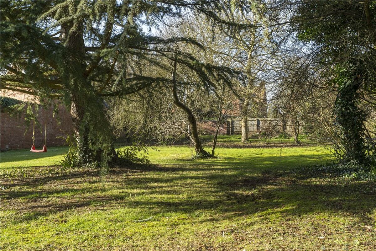 town house for sale in Road, StratfordUponAvon, Warwickshire, CV37 STR180027