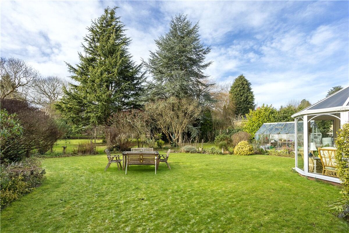 town house for sale in Road, StratfordUponAvon, Warwickshire, CV37 STR180027