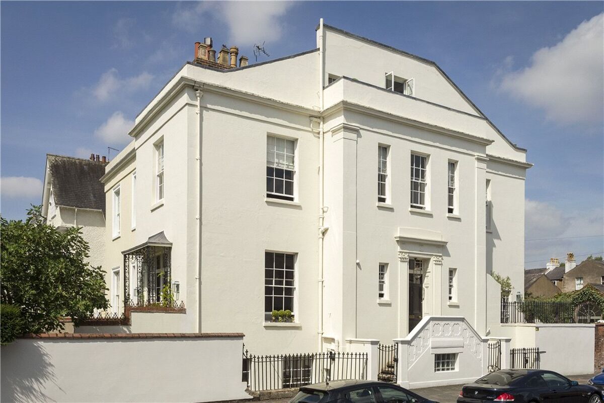 town house for sale in Arlington Avenue, Leamington Spa, CV32