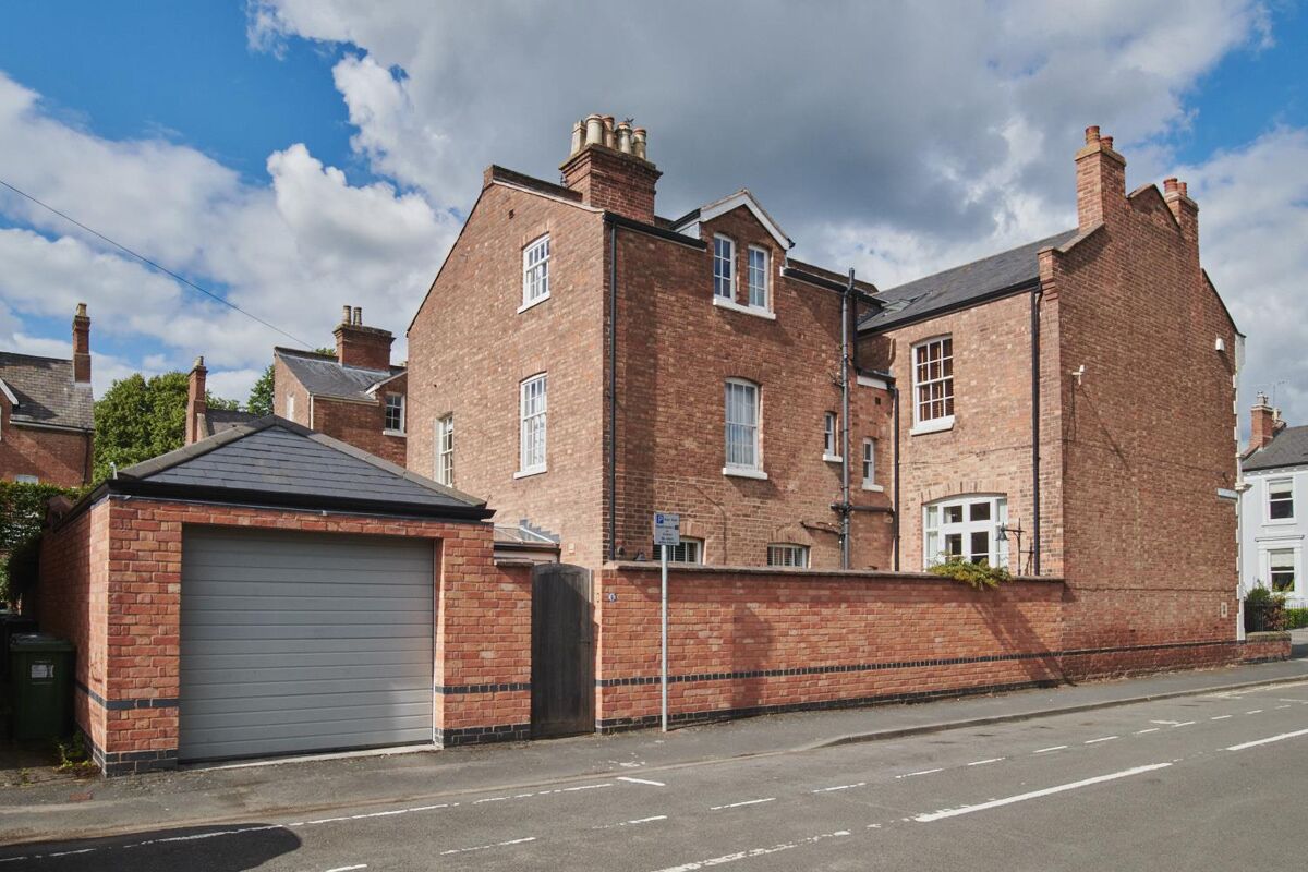 house for sale in Clarendon Street, Leamington Spa, CV32 STR180126 Knight Frank