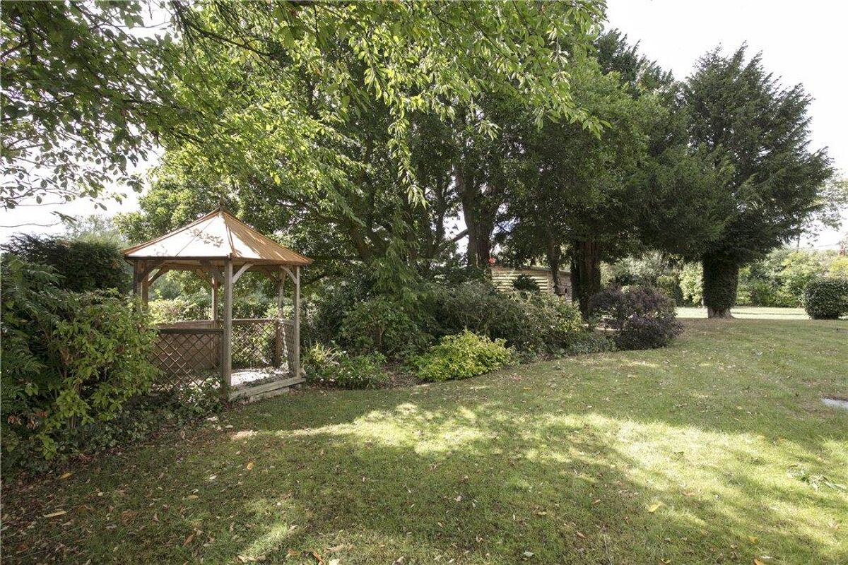 house for sale in Stratford Road, Honeybourne, Evesham, Worcestershire