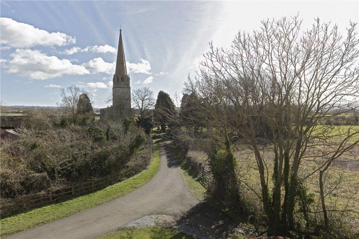 house for sale in Stratford Road, Honeybourne, Evesham, Worcestershire