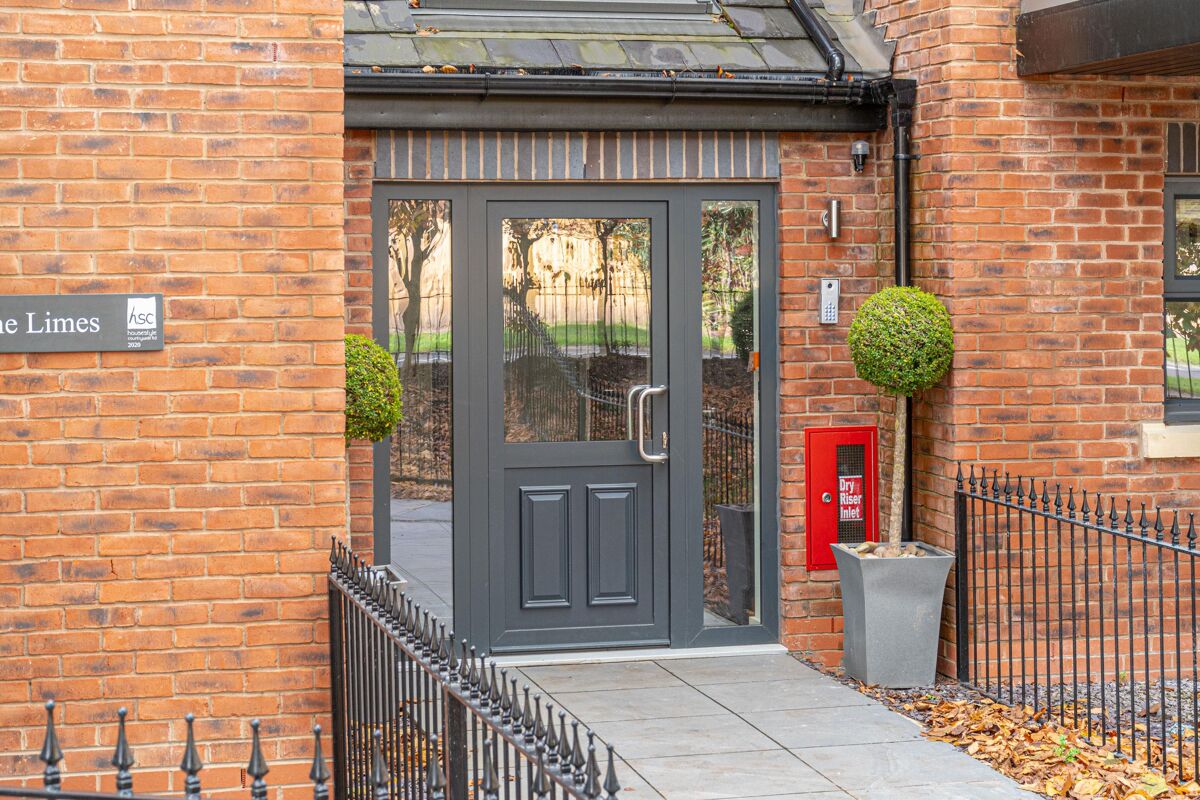 flat for sale in The Limes, Guys Cliffe Avenue, Leamington Spa, CV32