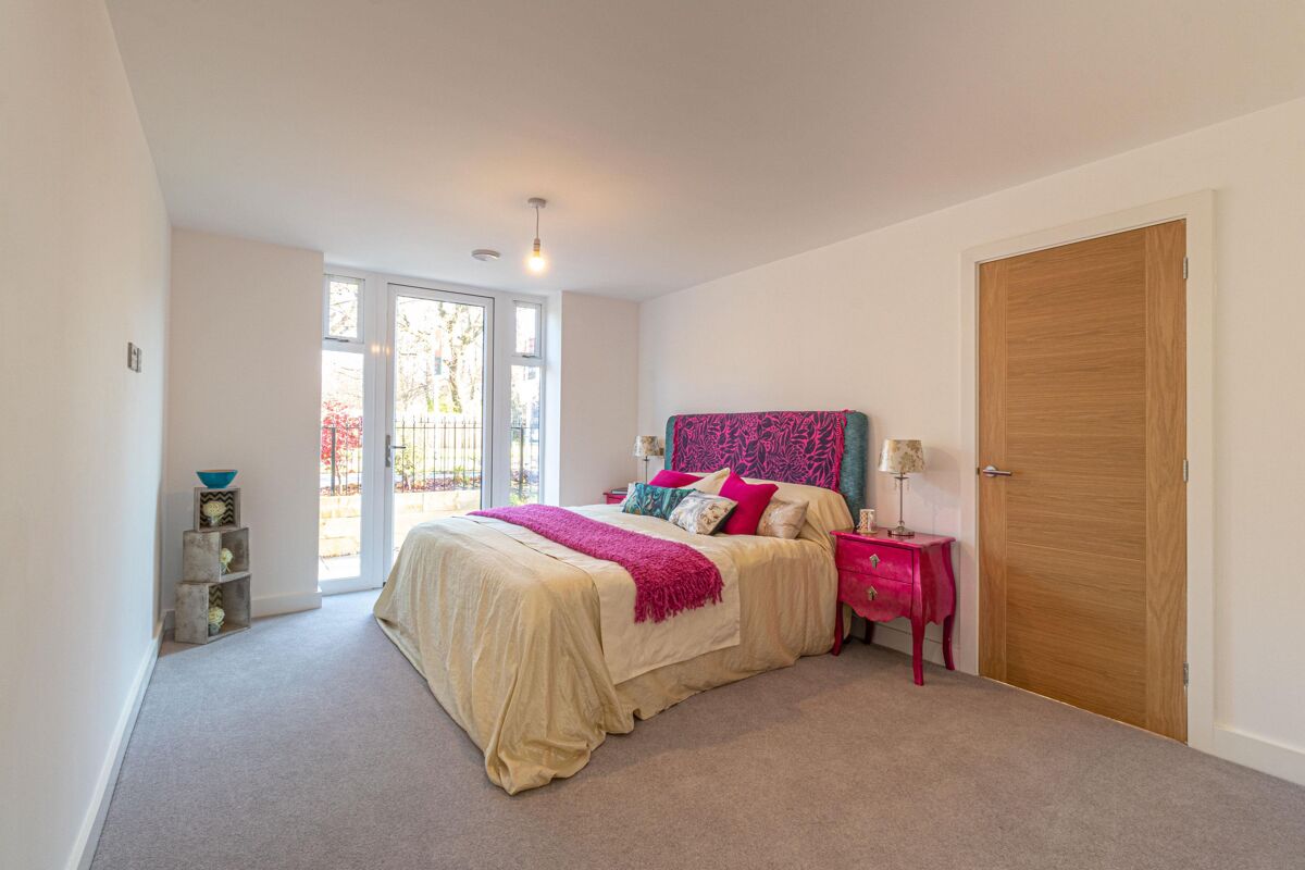 flat for sale in The Limes, Guys Cliffe Avenue, Leamington Spa, CV32