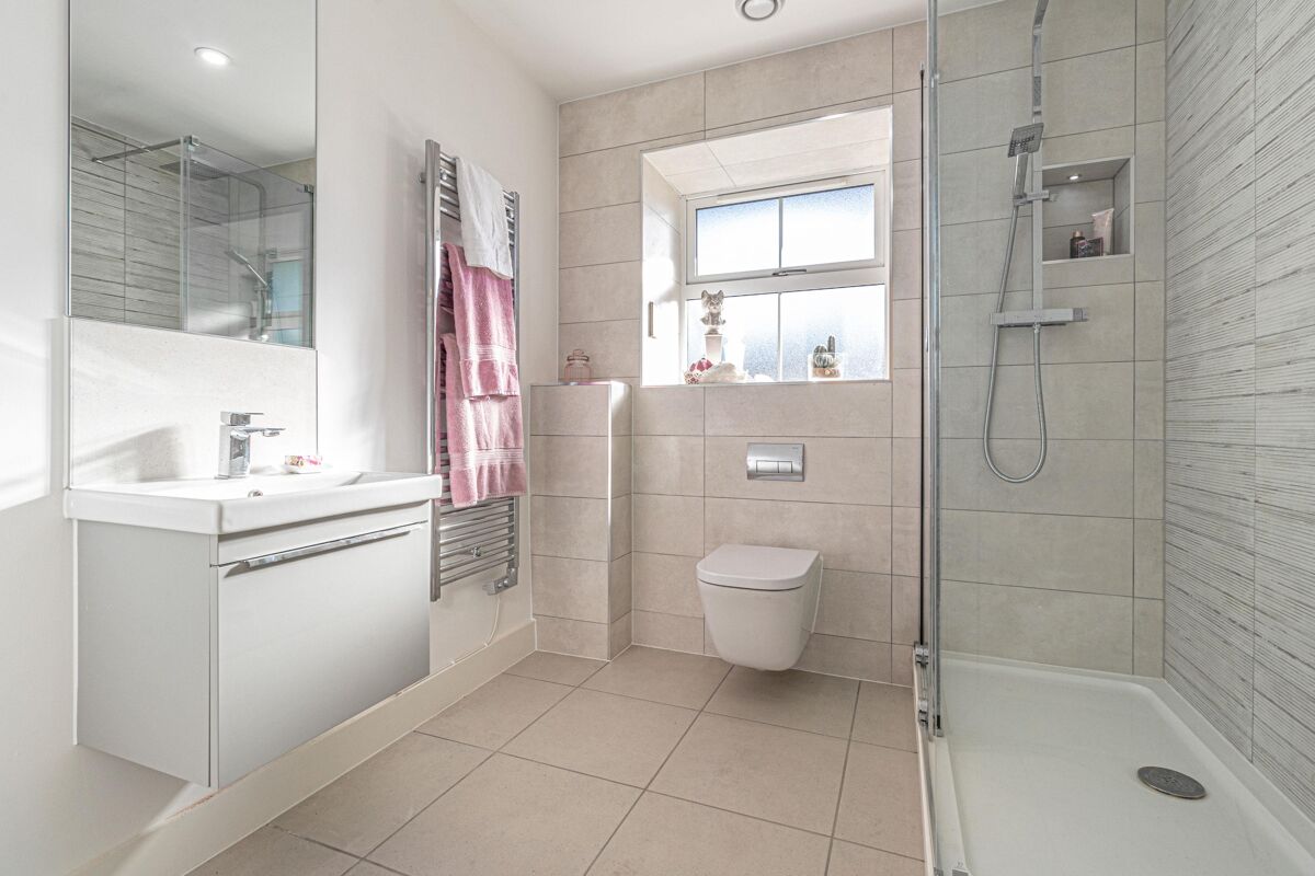 flat for sale in The Limes, Guys Cliffe Avenue, Leamington Spa, CV32