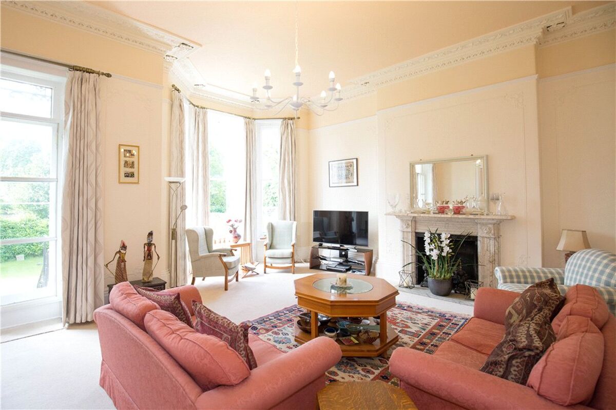 town house for sale in Beauchamp Avenue, Leamington Spa, CV32