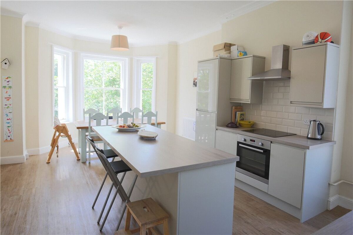 town house for sale in Beauchamp Avenue, Leamington Spa, CV32