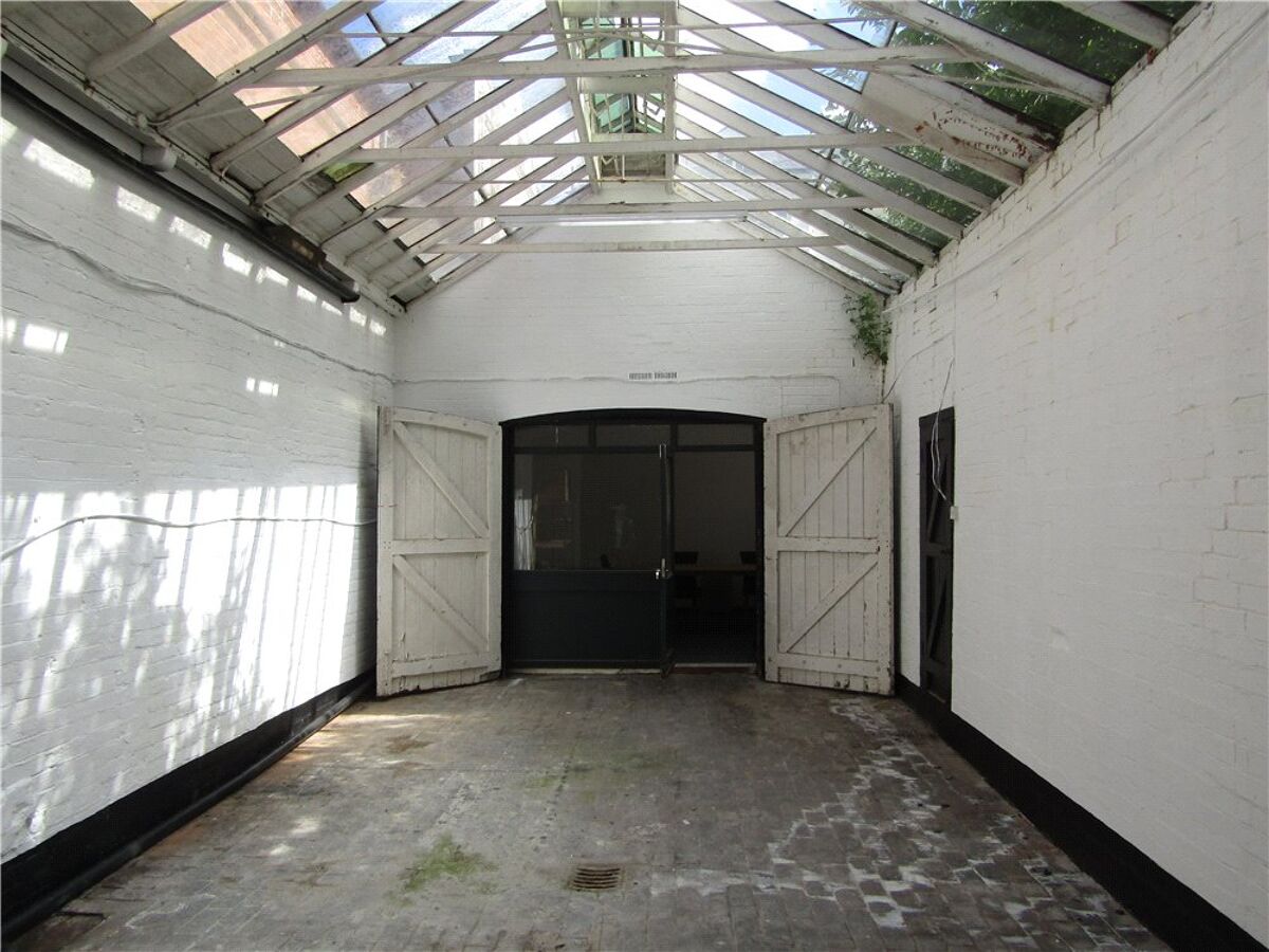 town house for sale in Beauchamp Avenue, Leamington Spa, CV32