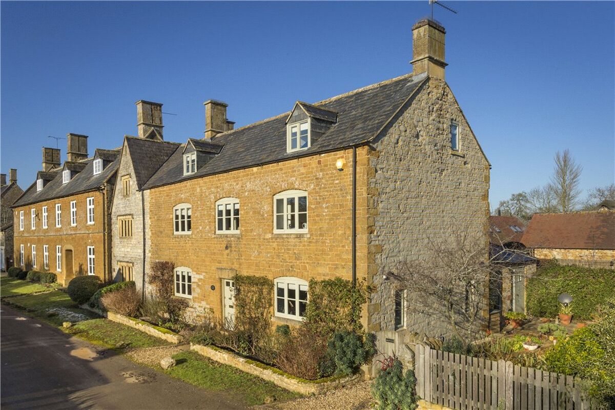 country house for sale in Darlingscott, ShipstononStour, Warwickshire