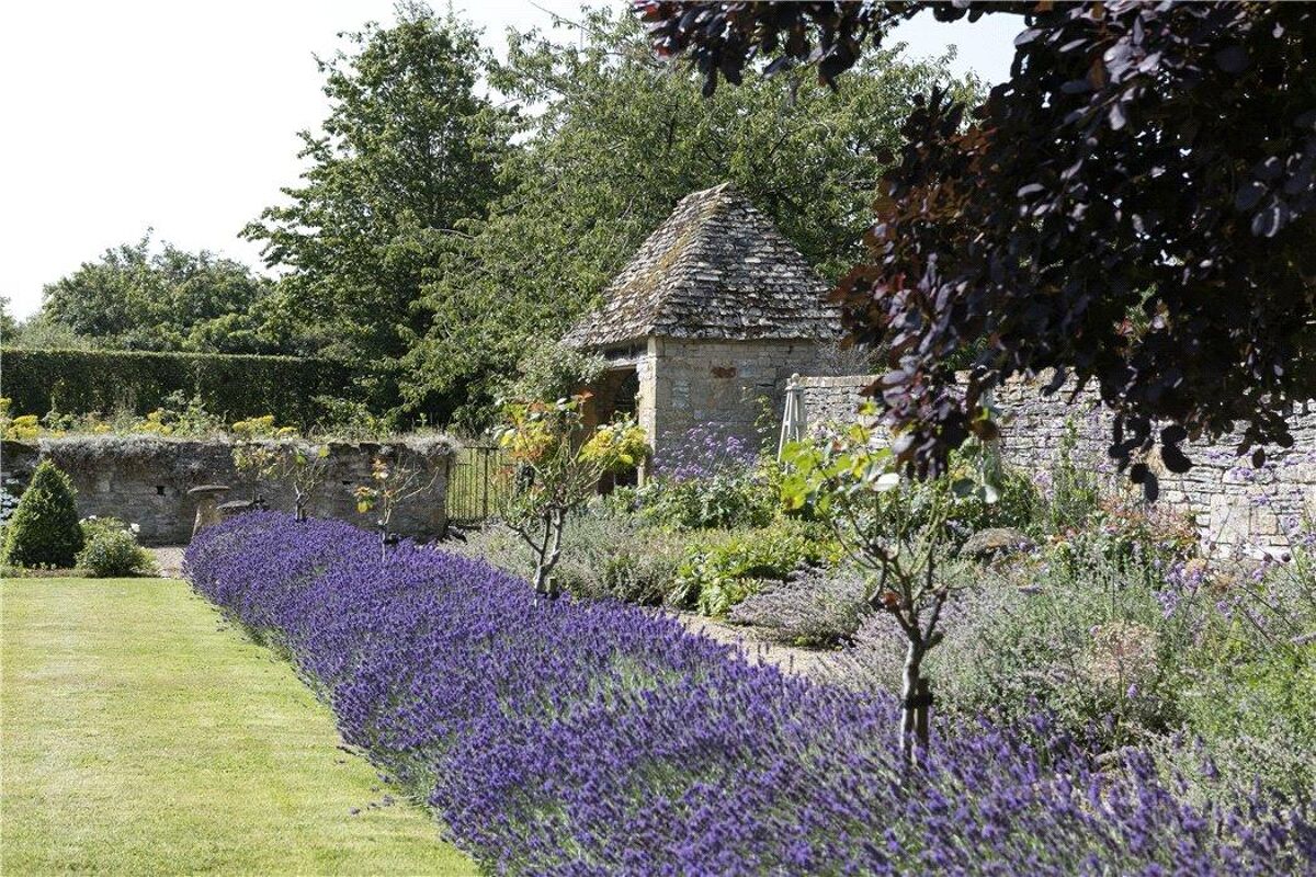 house for sale in Priory Lane, Broad Marston, StratforduponAvon