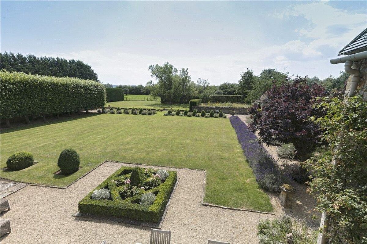 house for sale in Priory Lane, Broad Marston, StratforduponAvon, Worcestershire, CV37