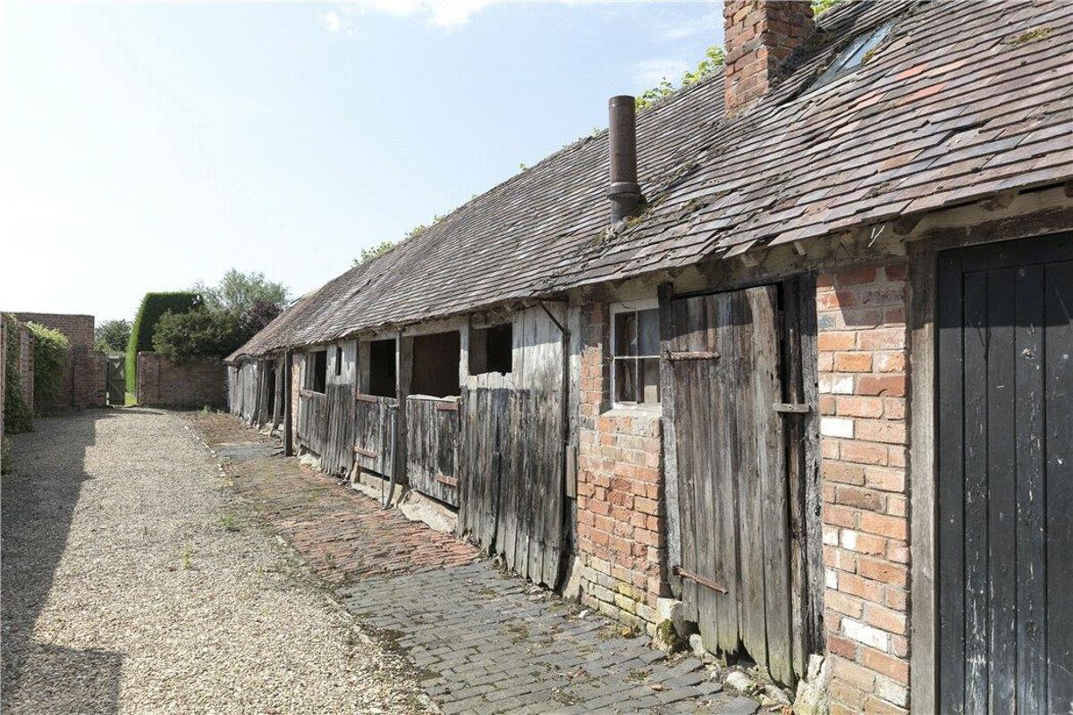 house for sale in Priory Lane, Broad Marston, StratforduponAvon