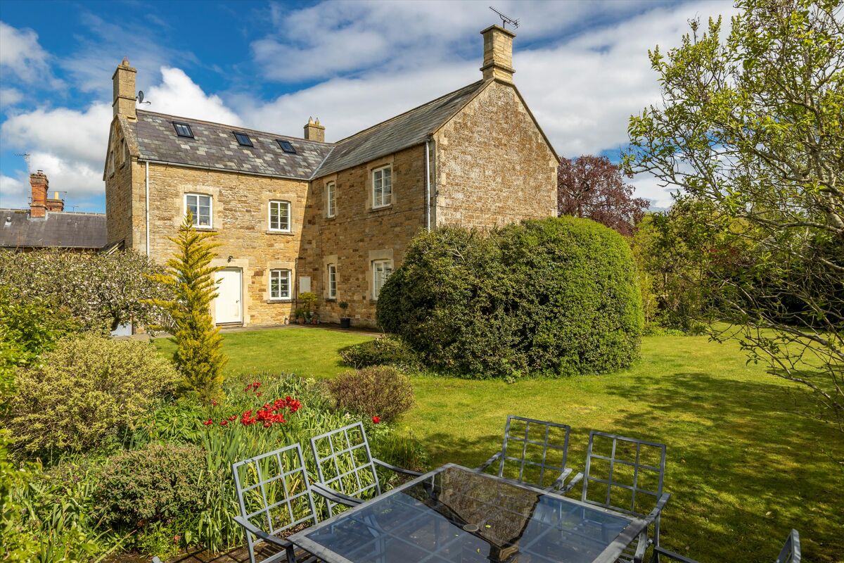 house for sale in Whichford, Warwickshire, CV36 STW012018078 Knight