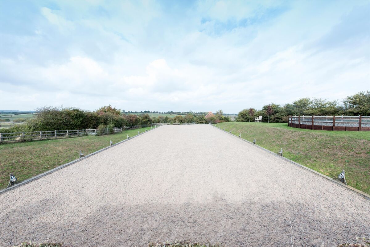 house for sale in Paddle Brook Barns, MoretoninMarsh, Gloucestershire