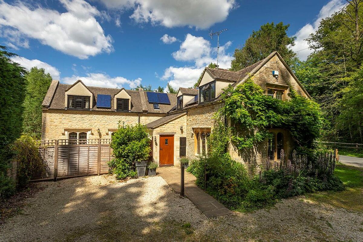 house for sale in Adlestrop, MoretoninMarsh, Gloucestershire, GL56