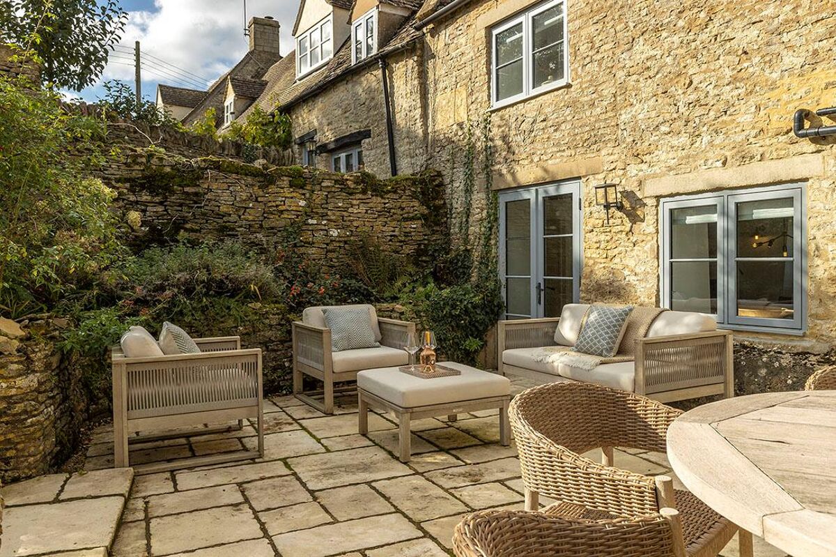 house for sale in Manor Farm Cottage, Donnington, MoretoninMarsh