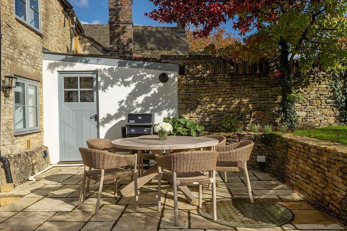 house for sale in Manor Farm Cottage, Donnington, MoretoninMarsh