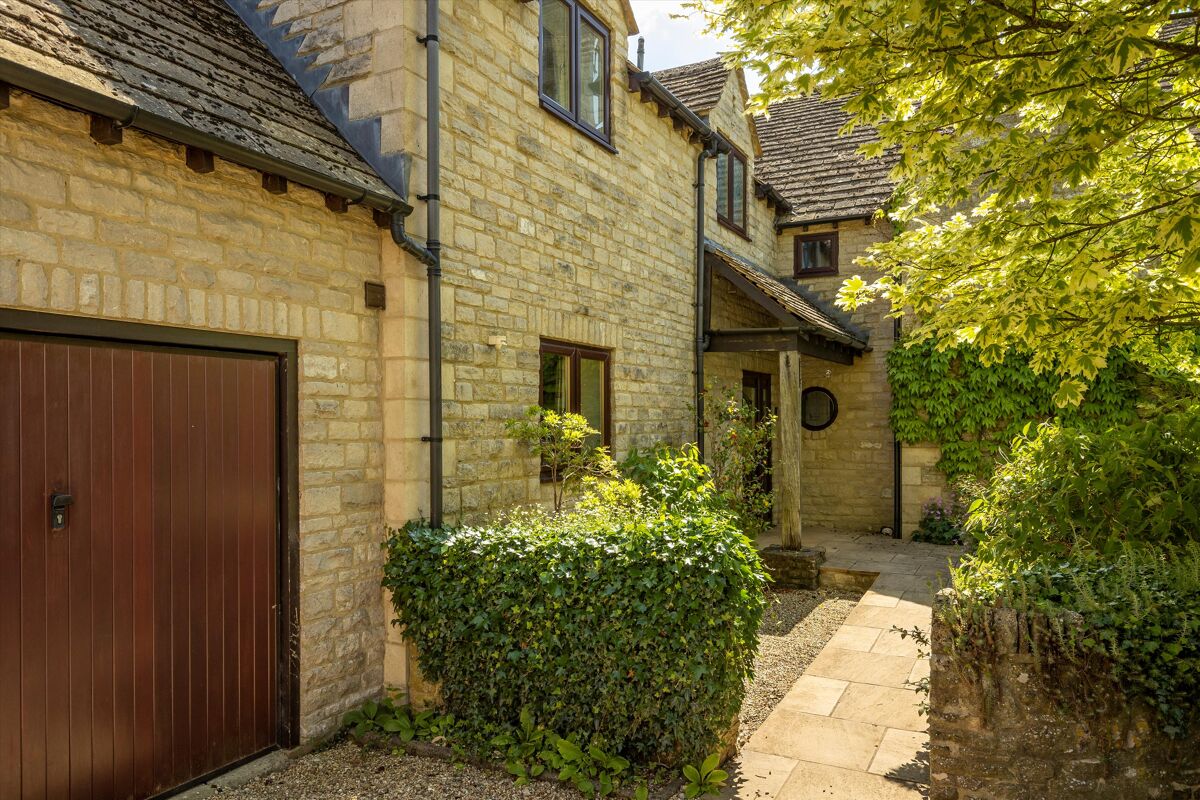 house for sale in Manor Farm Close, Kingham, Chipping Norton