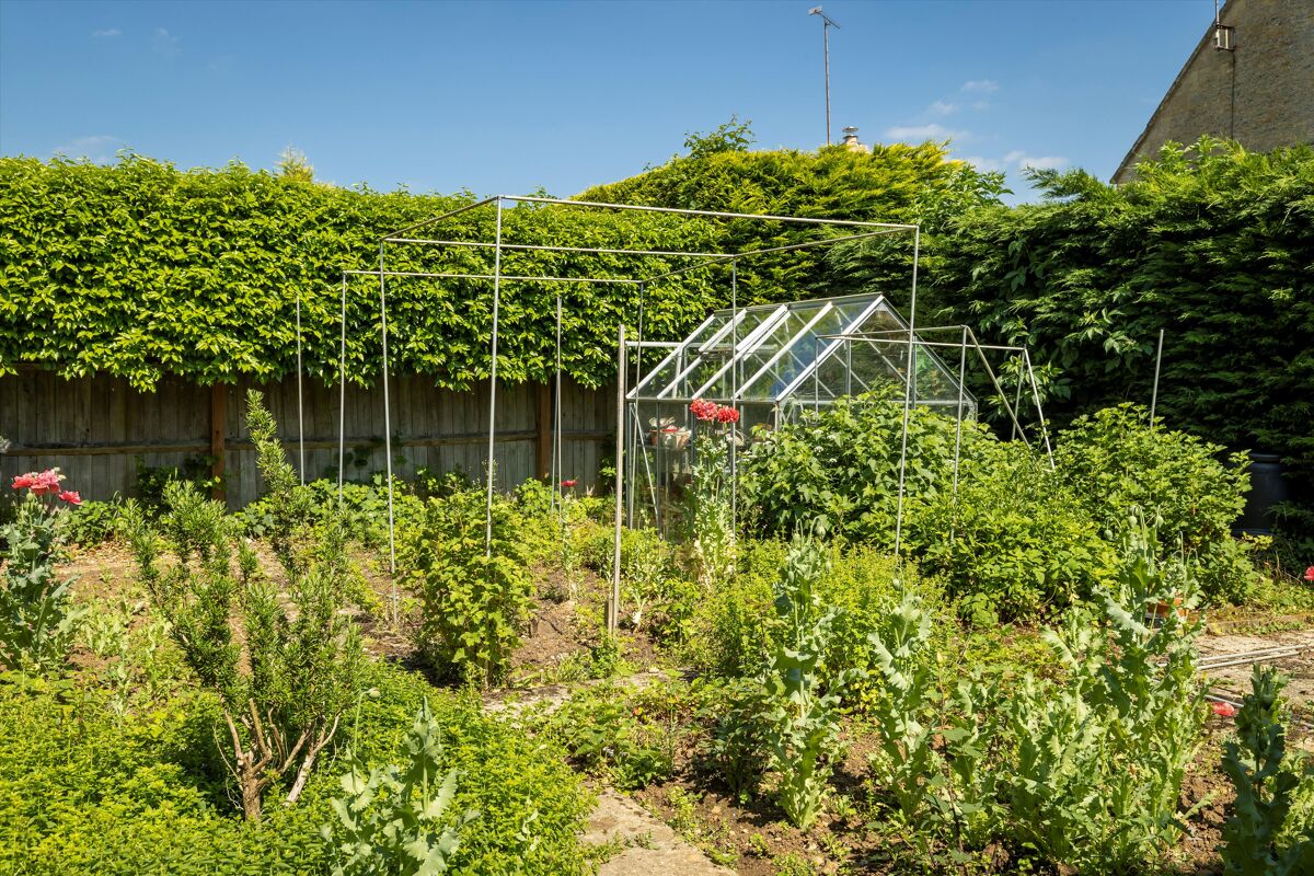 house for sale in Manor Farm Close, Kingham, Chipping Norton