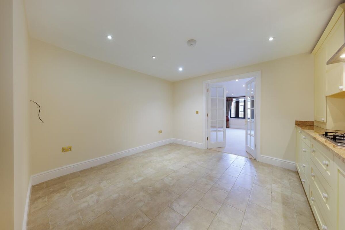 flat for sale in Evesham Road, Stow on the Wold, Cheltenham, Gloucestershire, GL54