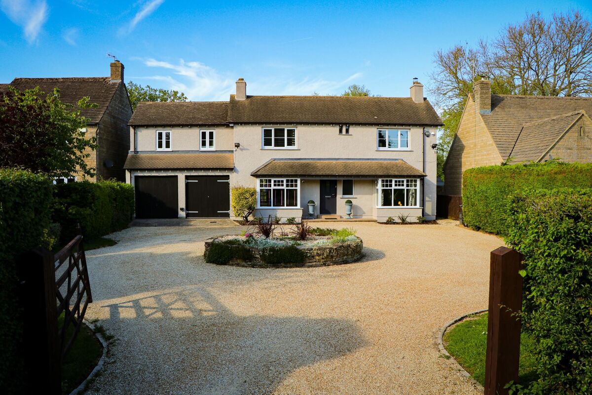 House for sale in BourtonontheWater, Cheltenham, Gloucestershire, GL54 STW012222648