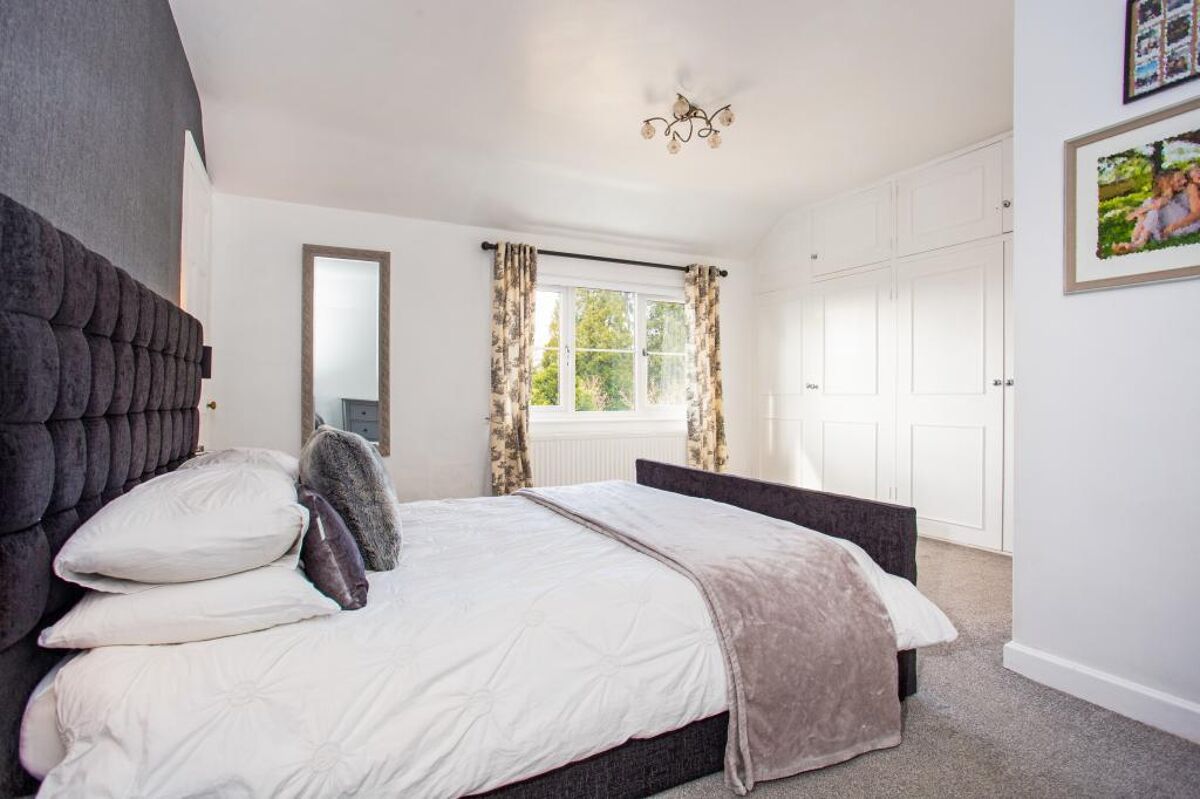 House for sale in BourtonontheWater, Cheltenham, Gloucestershire