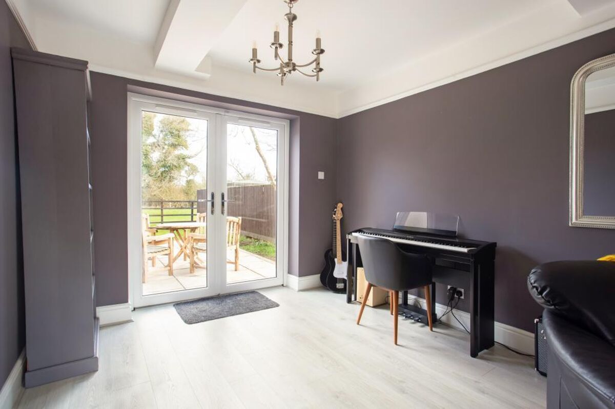 House for sale in BourtonontheWater, Cheltenham, Gloucestershire