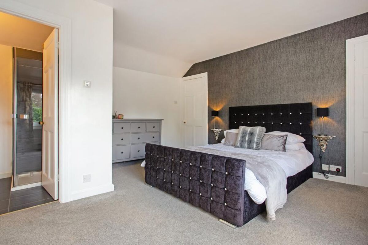 House for sale in BourtonontheWater, Cheltenham, Gloucestershire