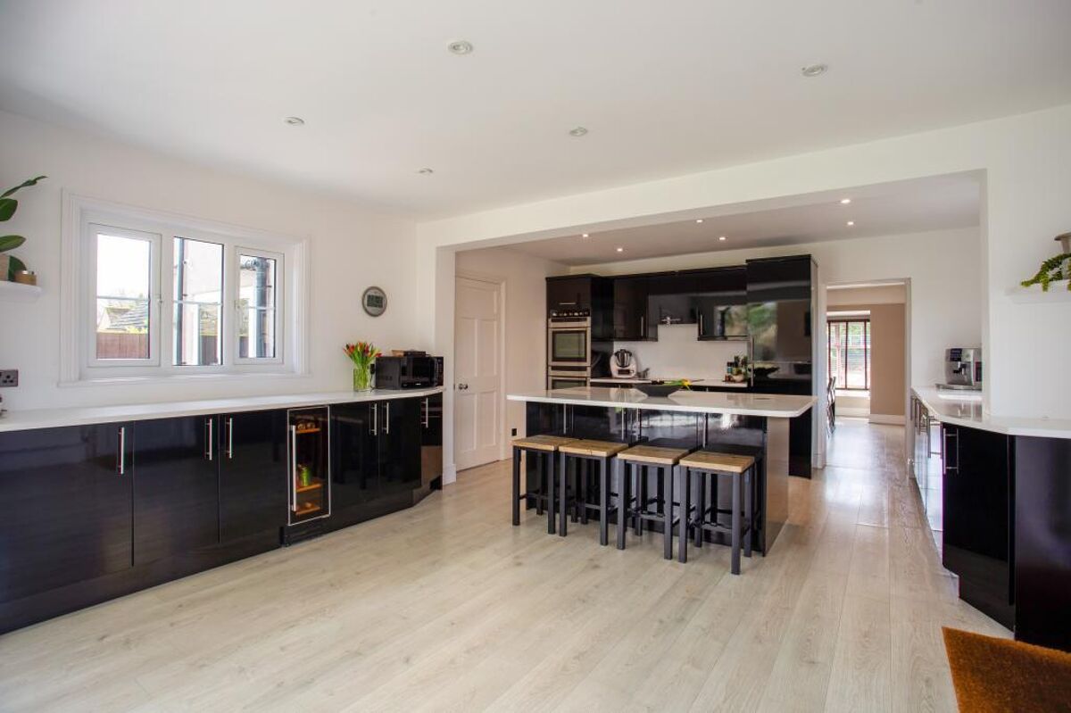 House for sale in BourtonontheWater, Cheltenham, Gloucestershire