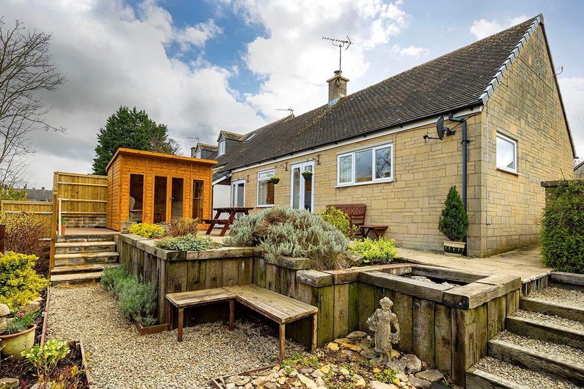 bungalow for sale in Glebe Close, Stow on the Wold, Cheltenham, Gloucestershire, GL54