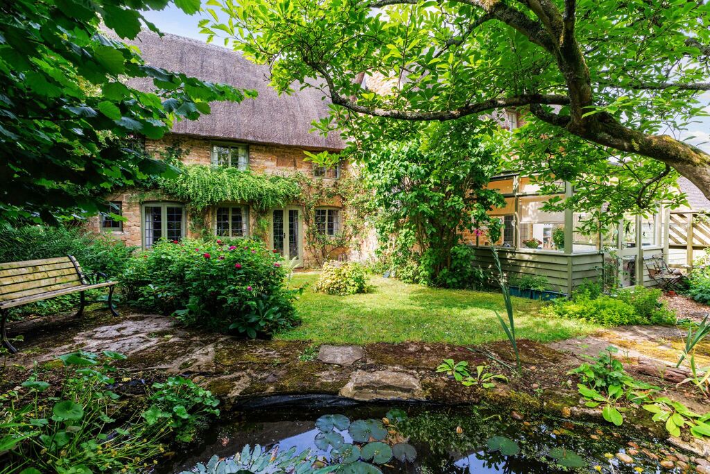 Image of The Green, Bledington, Chipping Norton, Gloucestershire, OX7