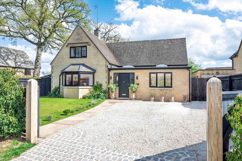 Image of Church Lane, Bledington, Chipping Norton, Gloucestershire, OX7