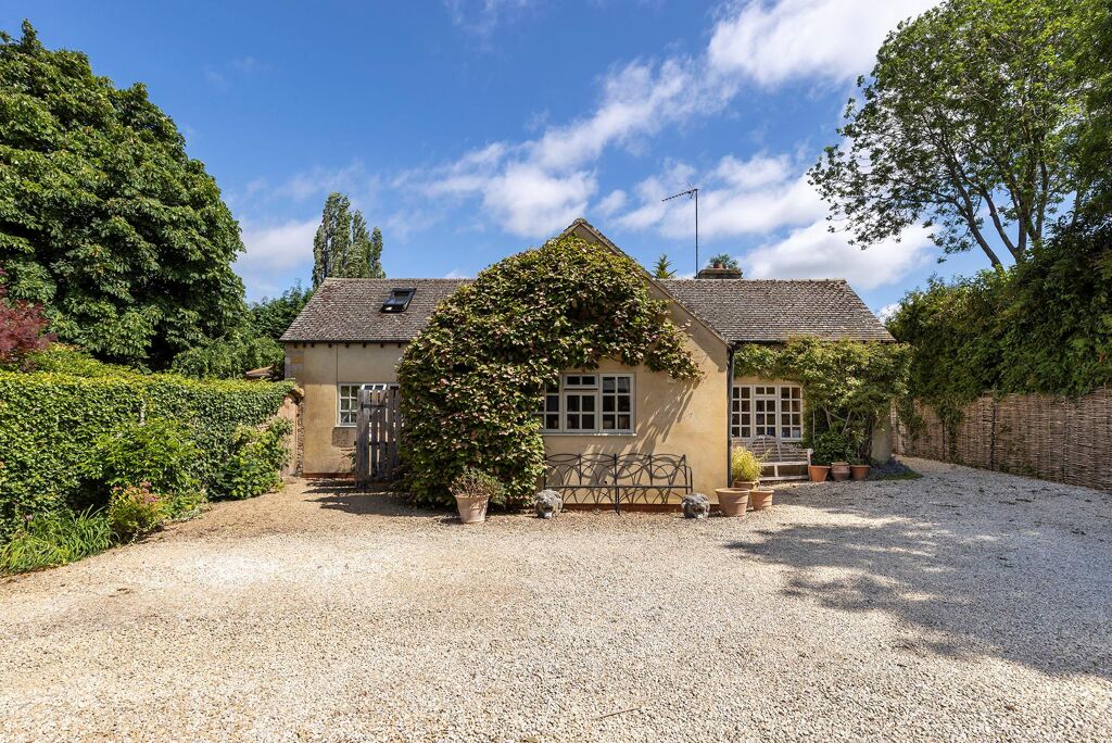 Image of Church Street, Bledington, Chipping Norton, Gloucestershire, OX7