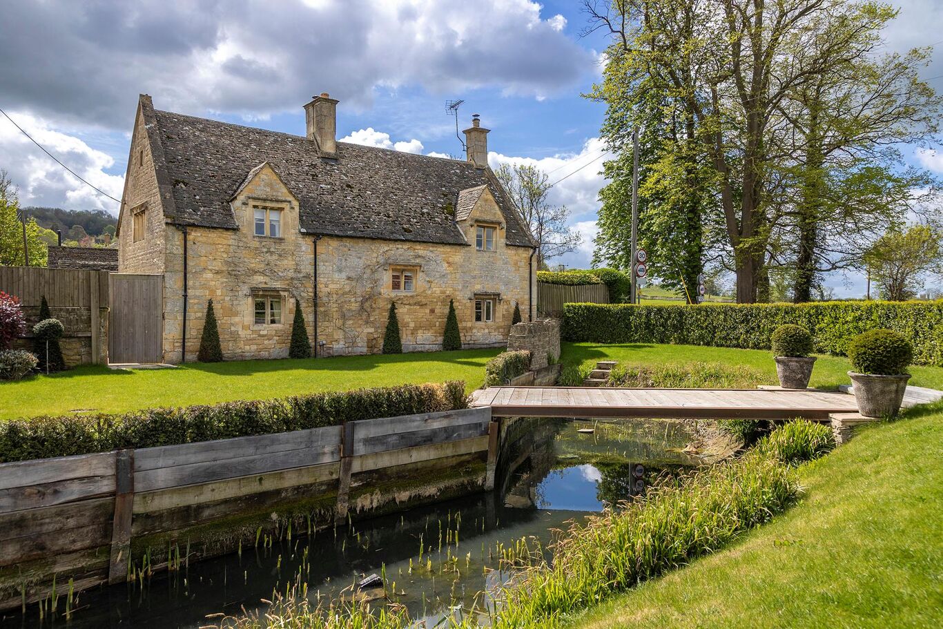 Image of Saintbury, Broadway, Worcestershire WR12