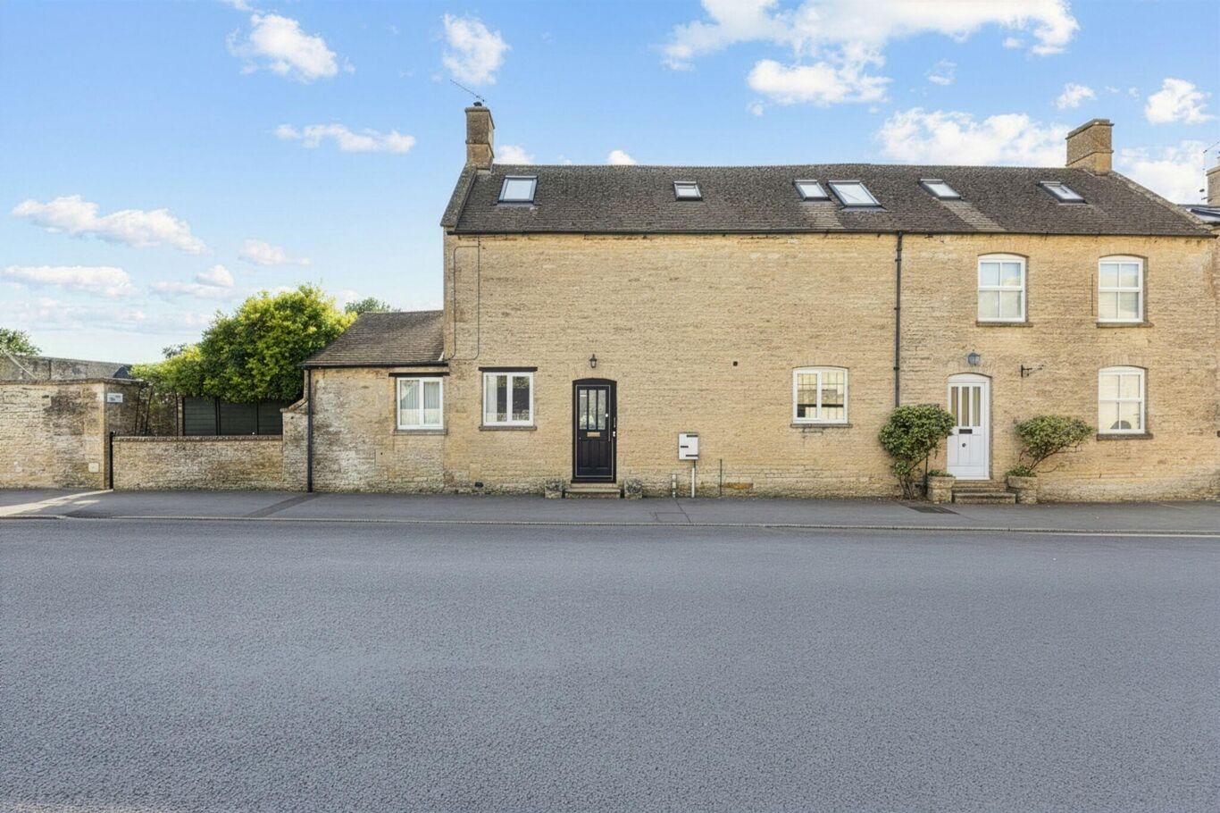 Image of High Street, Stow on the Wold, Cheltenham, Gloucestershire GL54