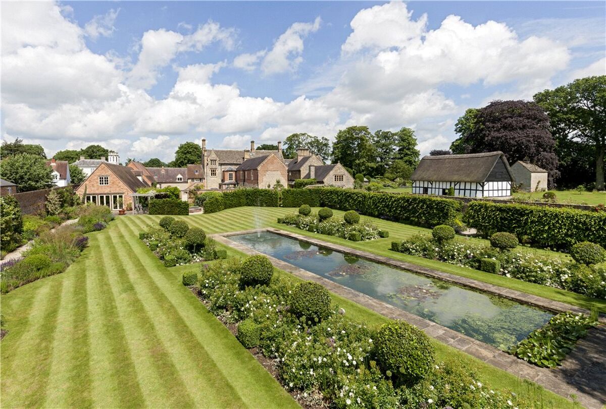 house for sale in Main Street, Bretforton, Evesham, Worcestershire