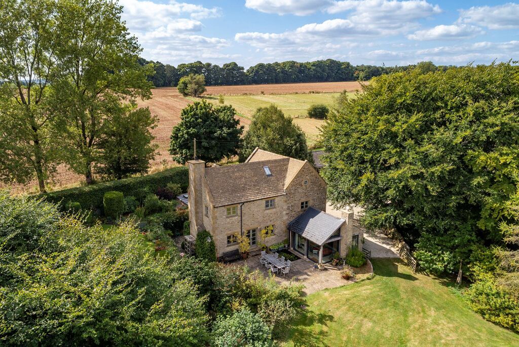 Image of The Old Stables, Roel Hill Farm, Hawling, Cheltenham, Gloucestershire, GL54