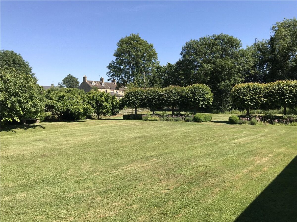 house for sale in Evenlode, MoretoninMarsh, GL56 STW180189 Knight