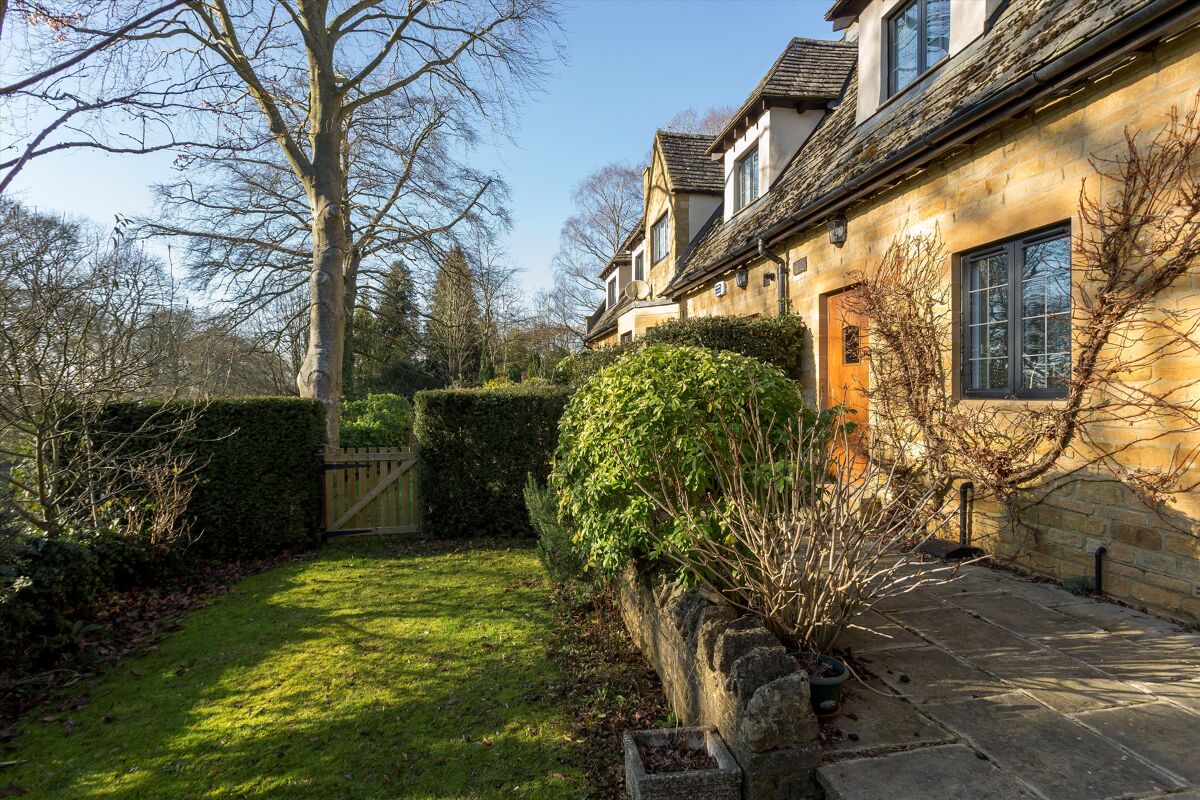 retirement for sale in Newlands Court, Stow on the Wold, Cheltenham