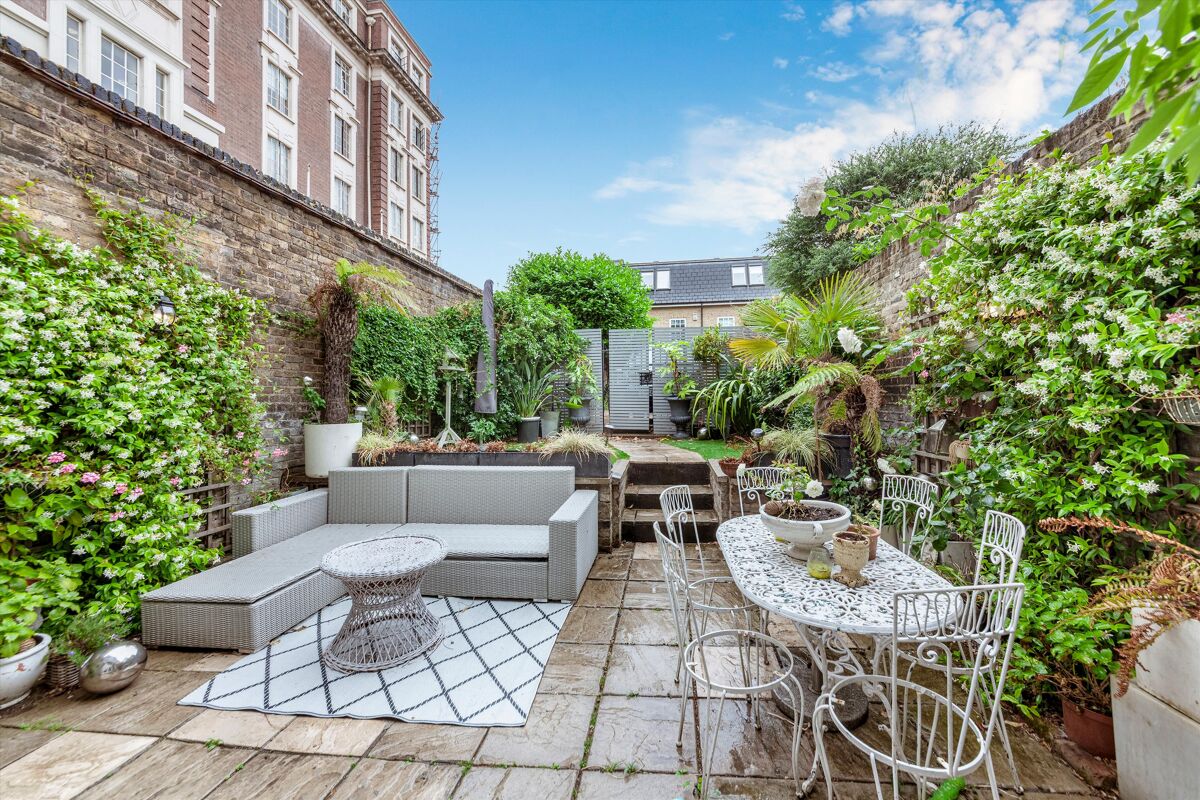 house to rent in New Kent Road, London, SE1 TBQ012052754 Knight Frank