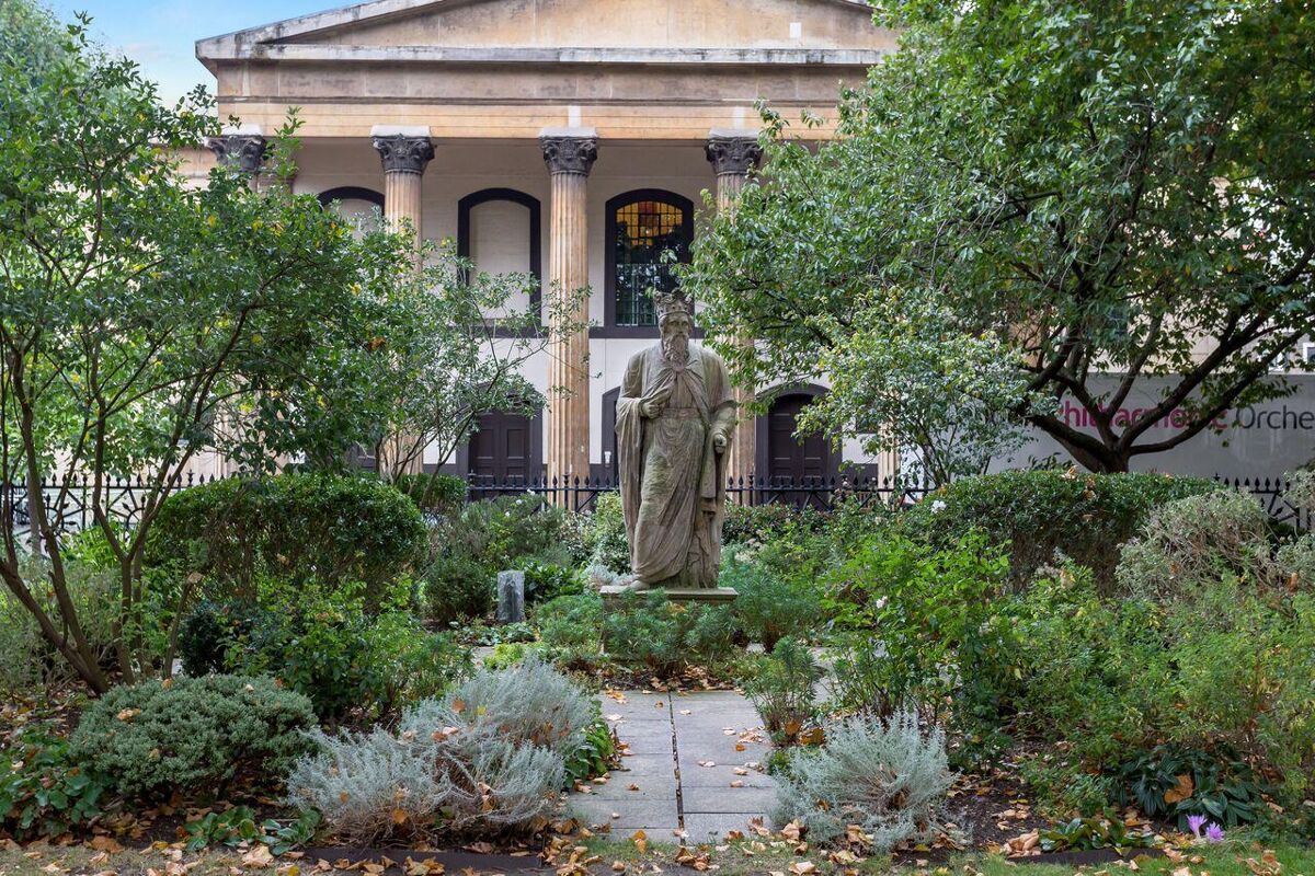 flat to rent in Trinity Church Square, Southwark, London, SE1