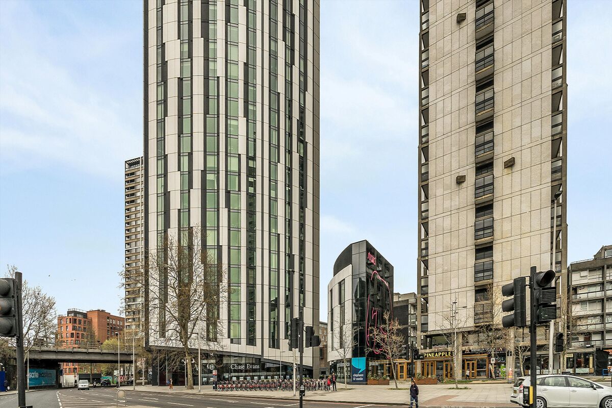 flat to rent in Strata, 8 Walworth Road, London, SE1 TBQ012123649