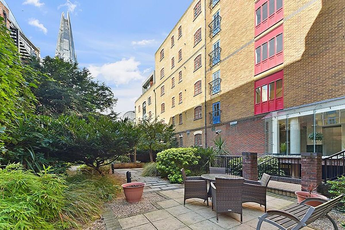flat to rent in Lion Court, Shand Street, London, SE1 TBQ012137302