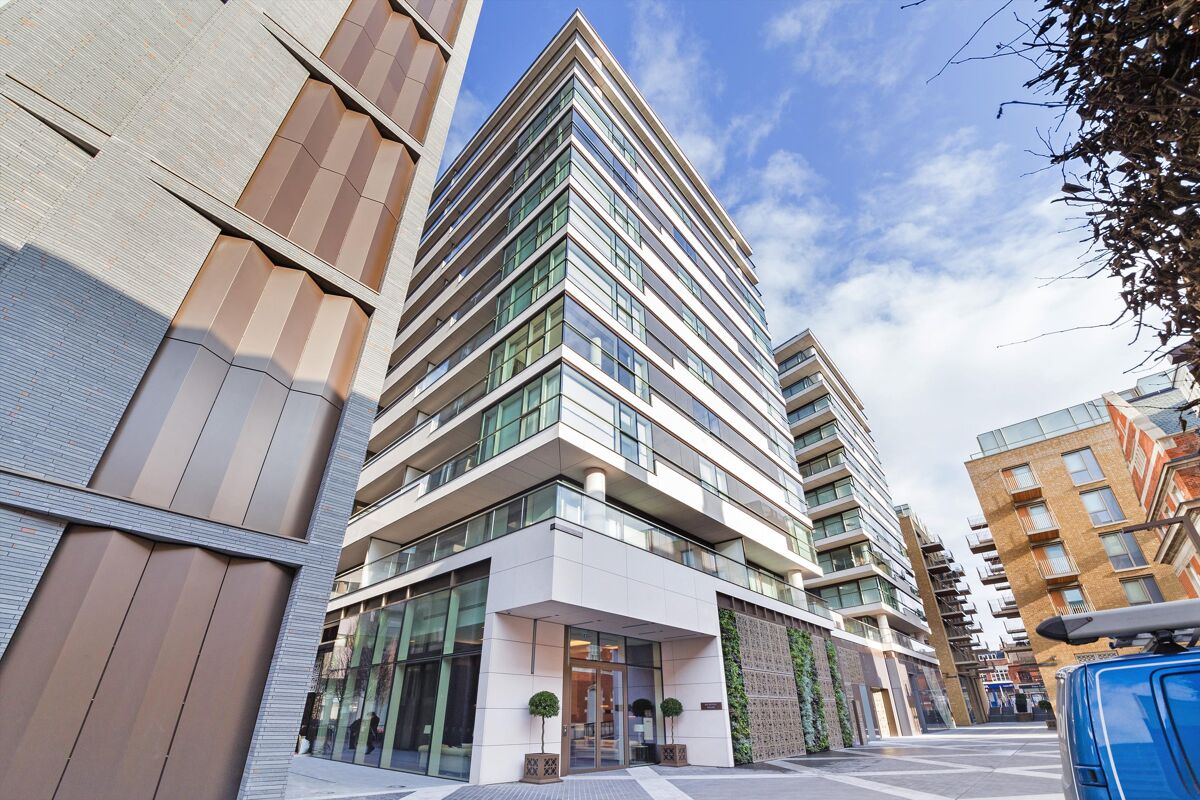 flat to rent in Balmoral House, Earl's Way, One Tower Bridge , London