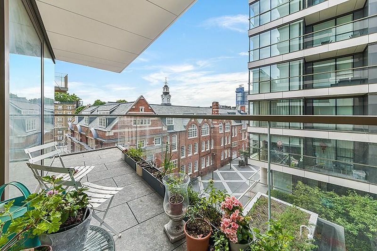 flat to rent in Duchess Walk, One Tower Bridge, London, SE1 ...