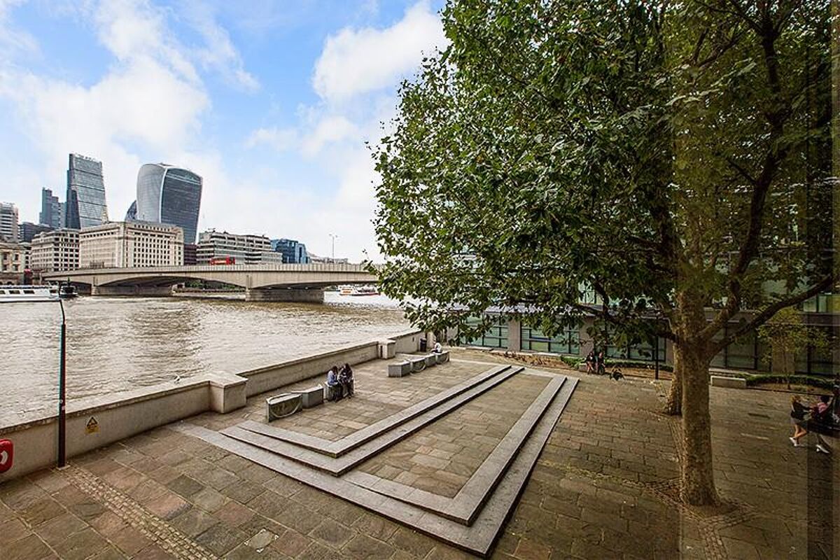 flat to rent in Montague Close, London Bridge, London SE1