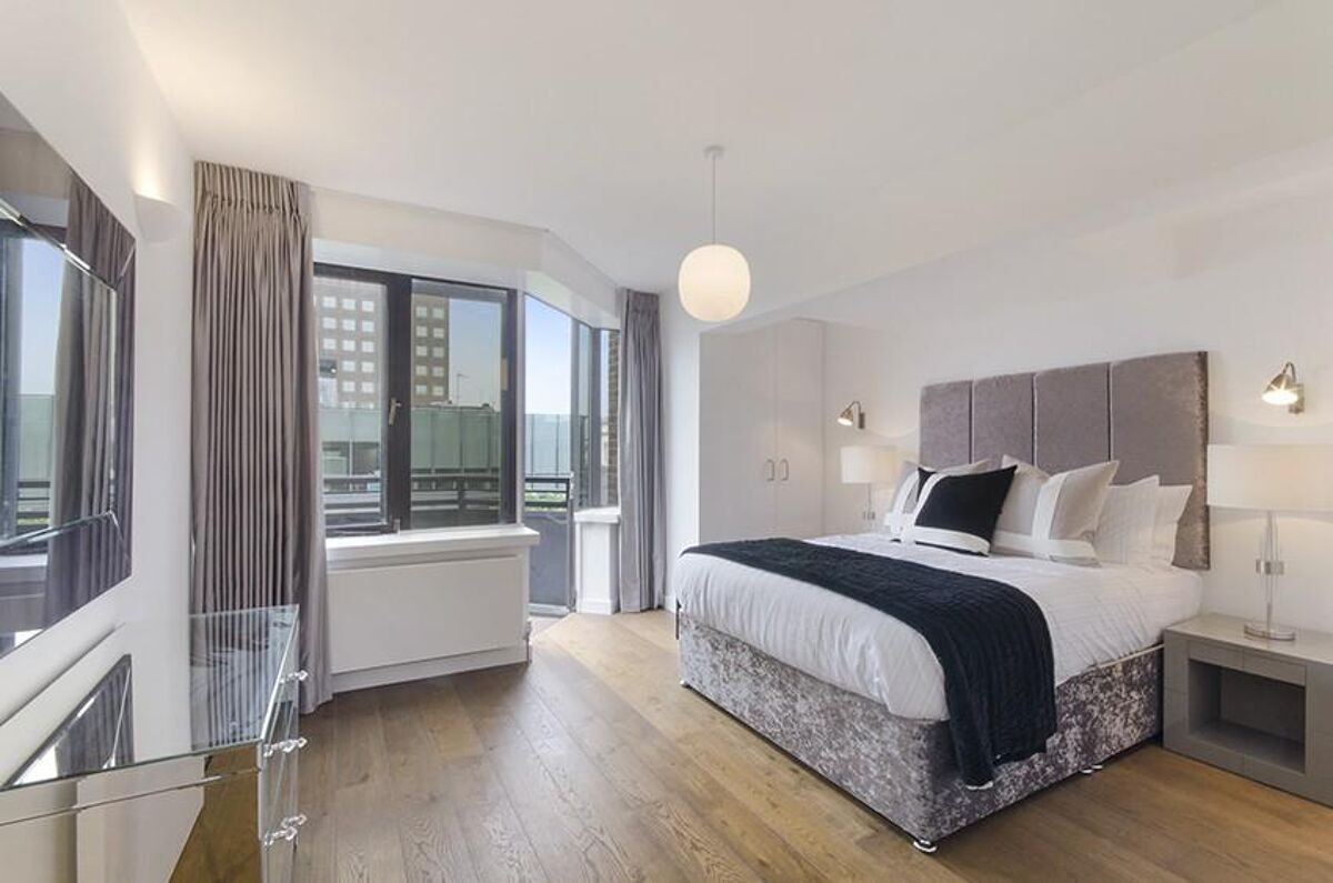 flat to rent in Montague Close, London Bridge, London SE1 TBQ012274722 Knight Frank