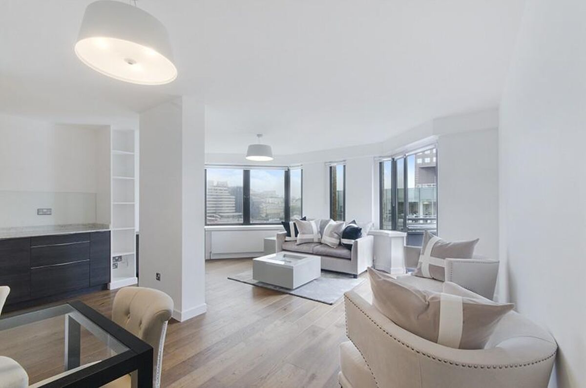 flat to rent in Montague Close, London Bridge, London SE1