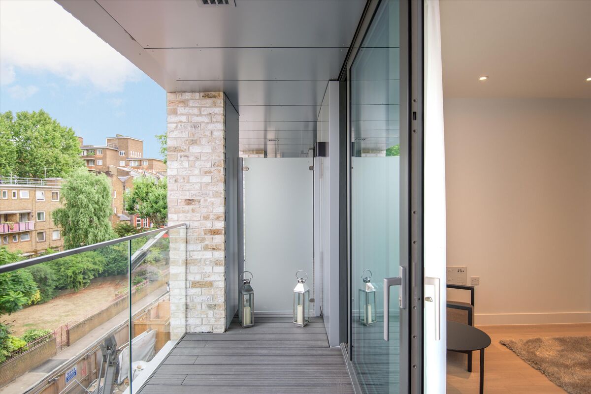 flat to rent in Globe View House, 27 Pocock Street, London, SE1