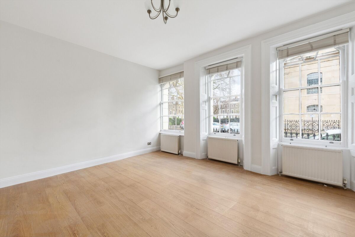 flat to rent in Trinity Church Square, Southwark, London, SE1